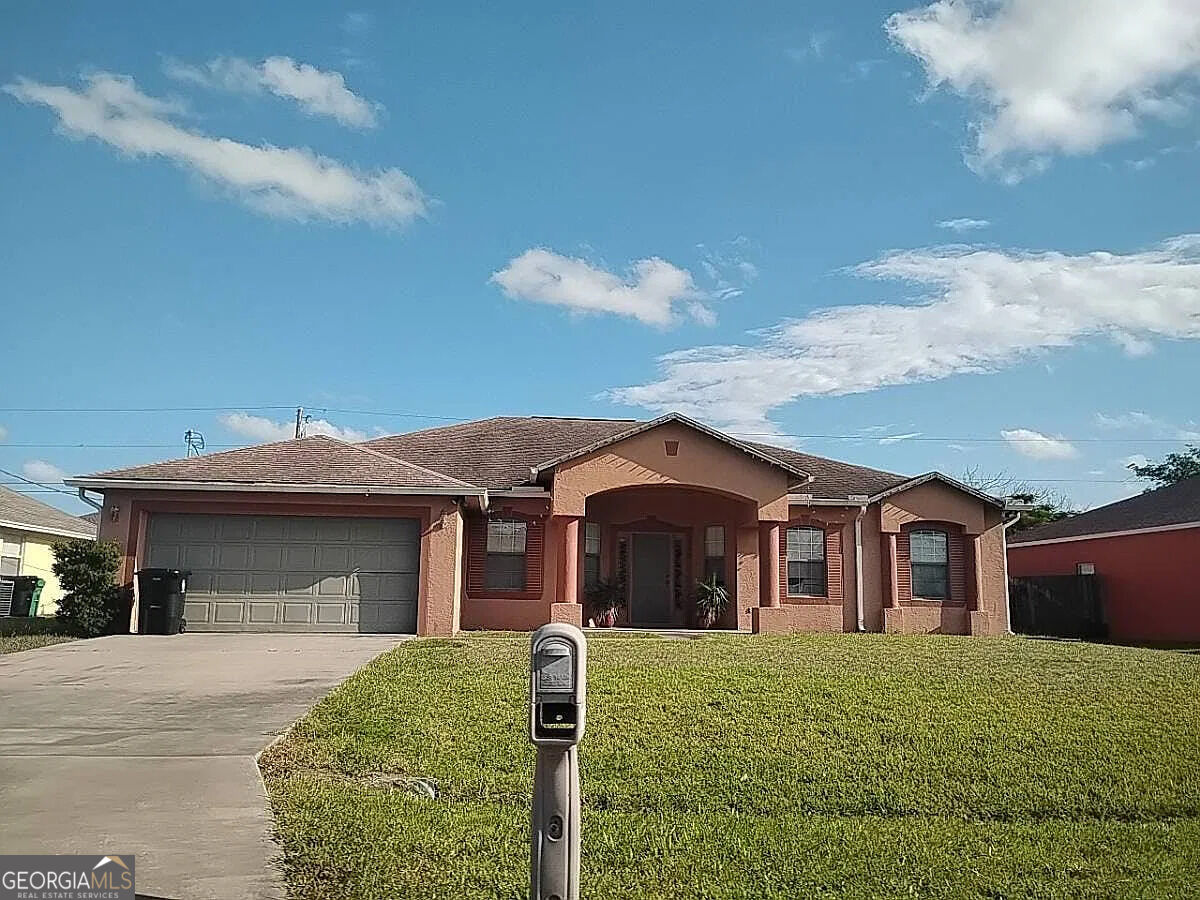 1058 Sw Facet Avenue Property Photo 1