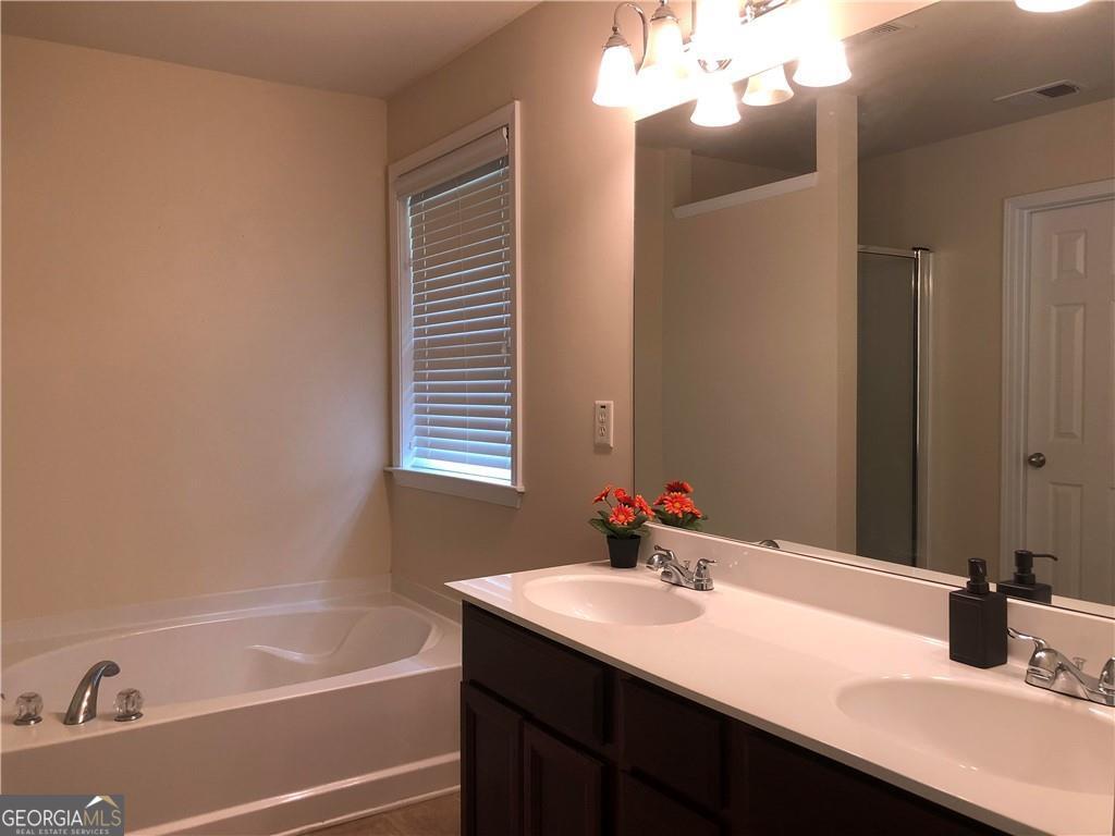 33 Jekyll Drive Unit 8 Property Photo 9