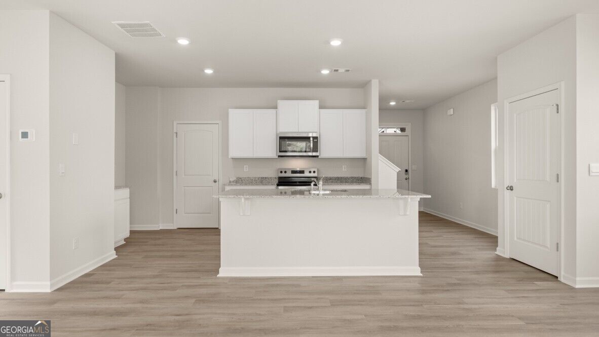 232 Lower Dogwood Court Property Photo 6