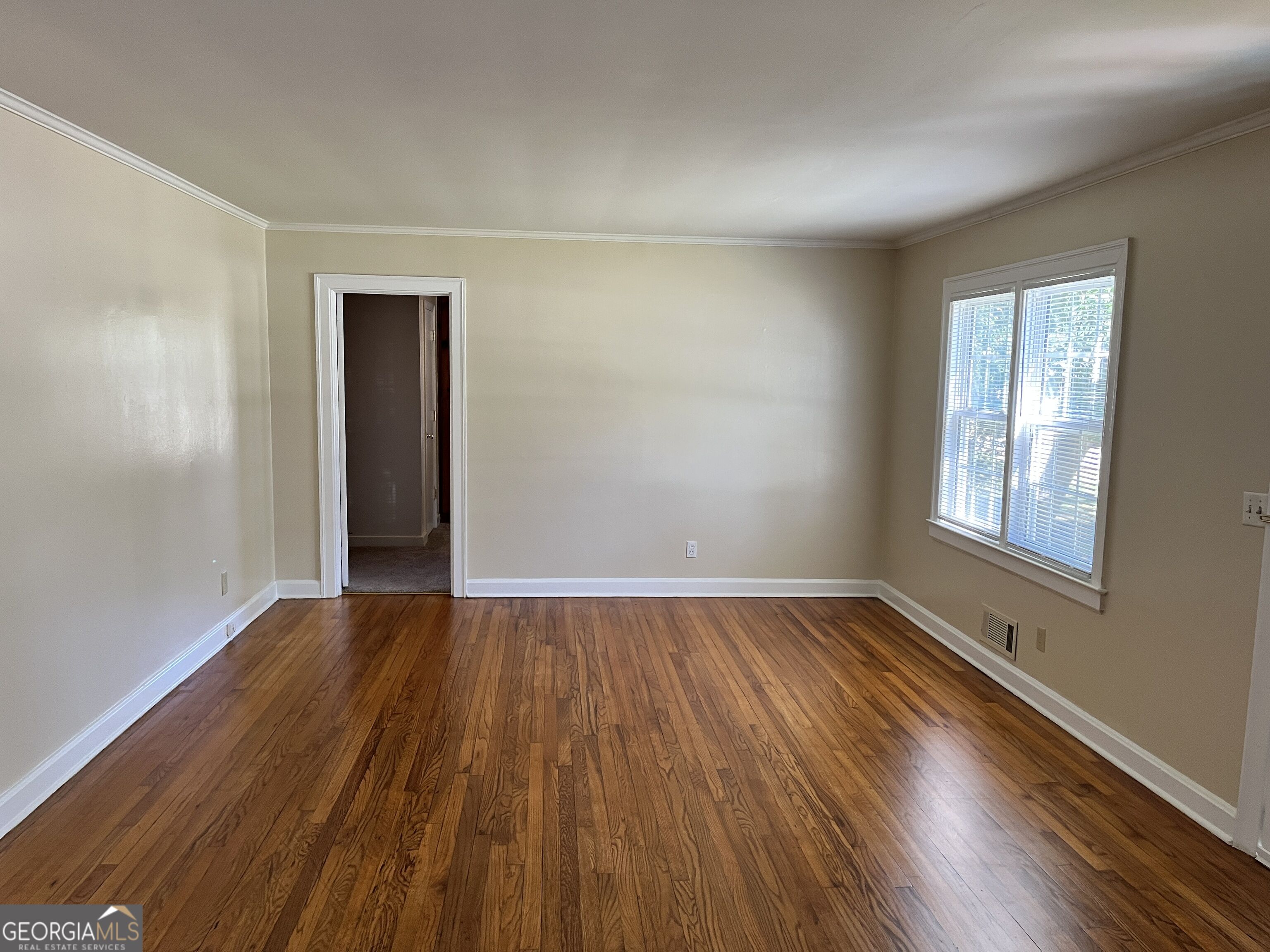 16 Ozmore Street Property Photo 5