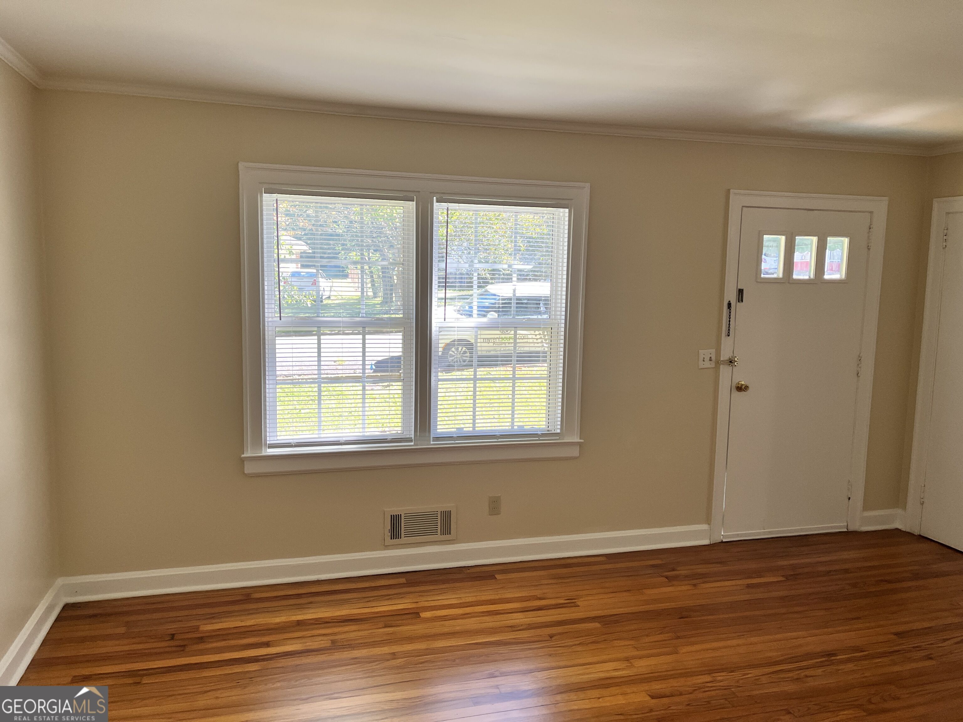 16 Ozmore Street Property Photo 6