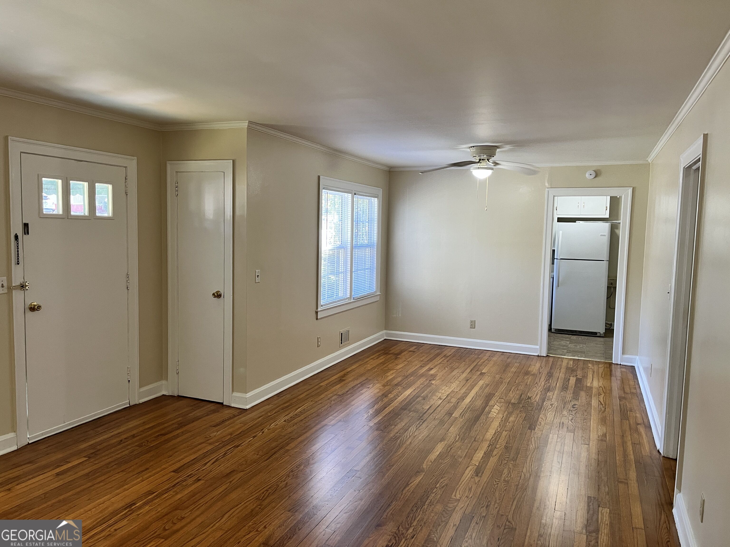 16 Ozmore Street Property Photo 7