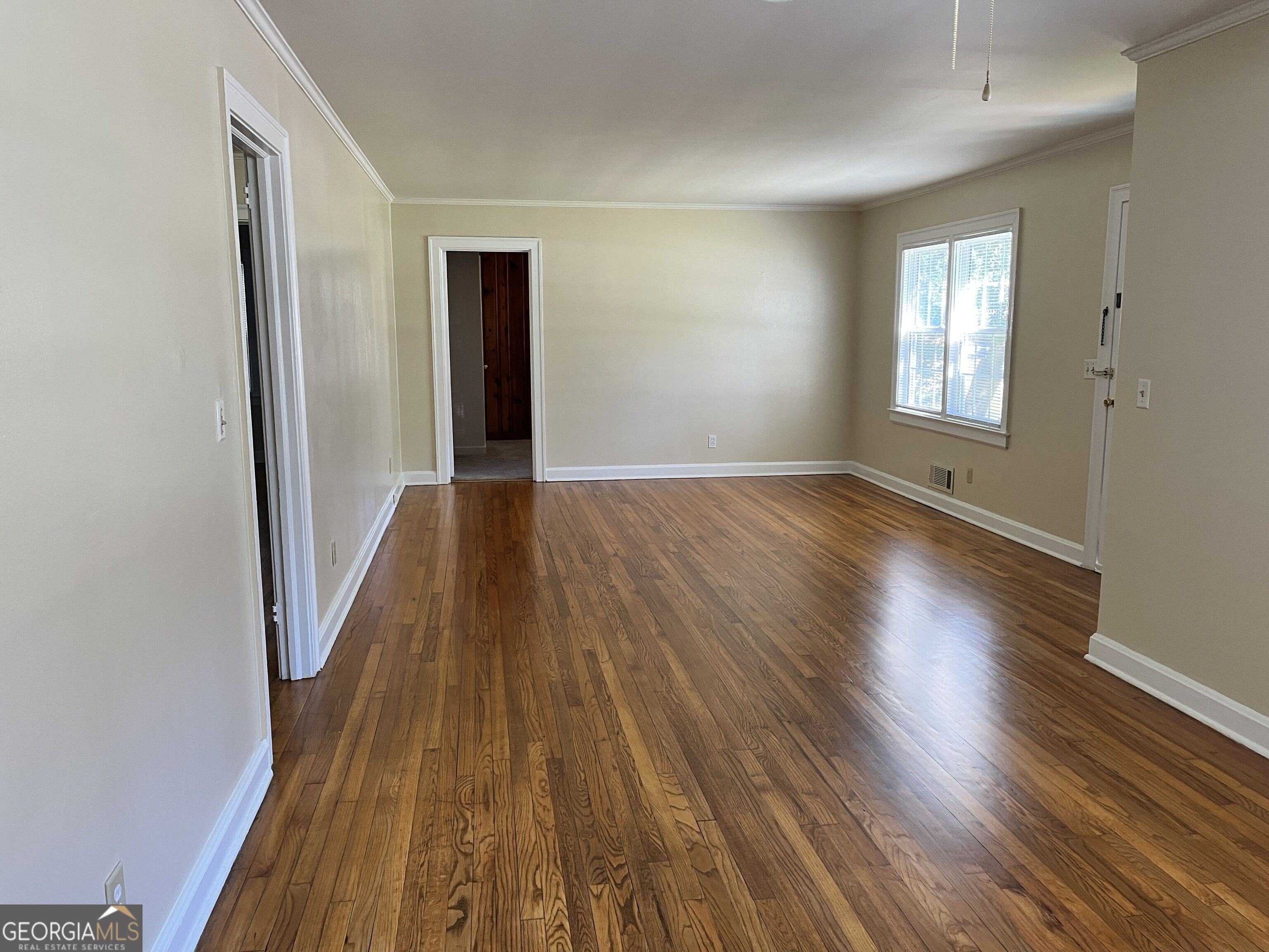 16 Ozmore Street Property Photo 9