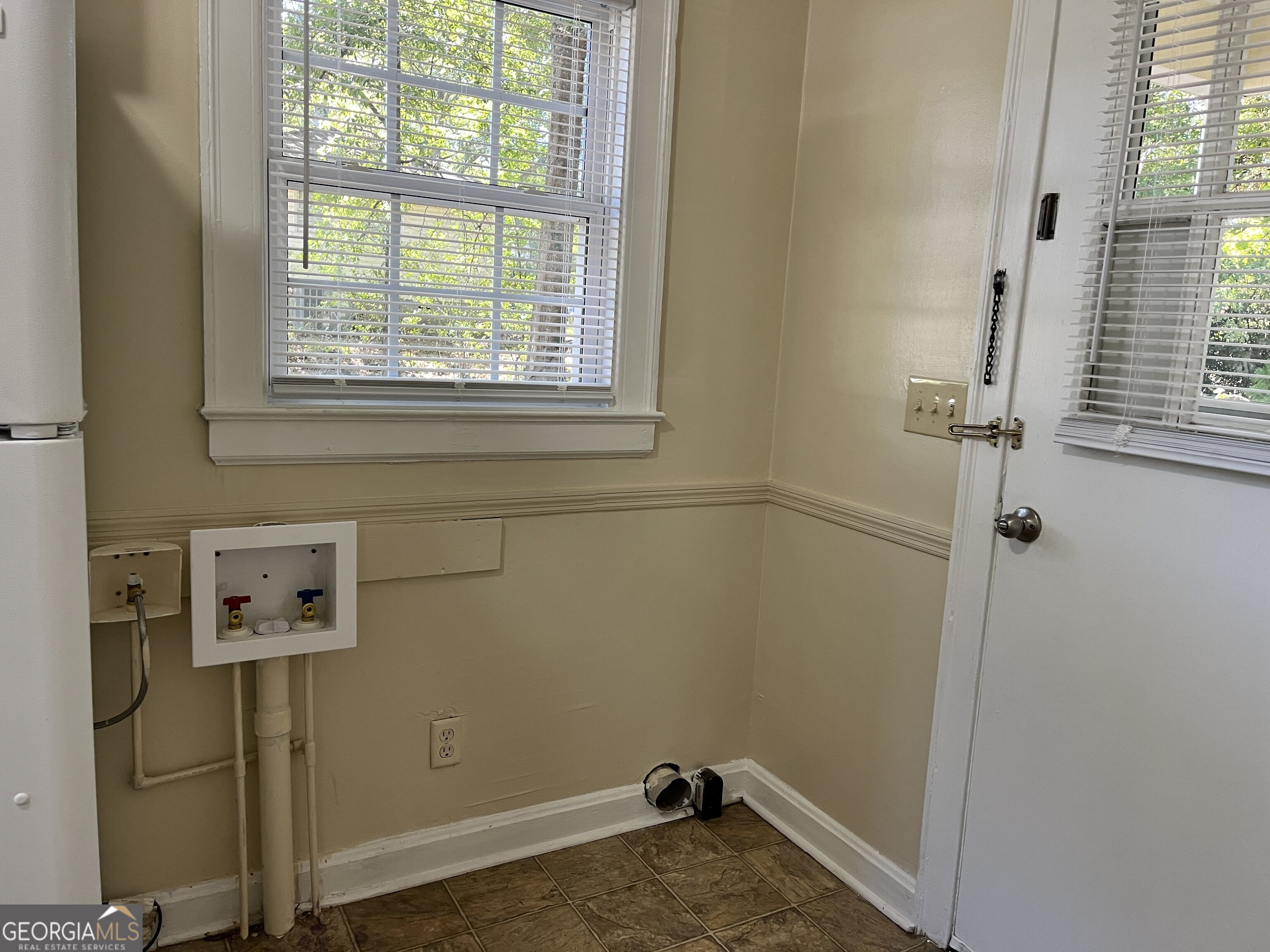 16 Ozmore Street Property Photo 13