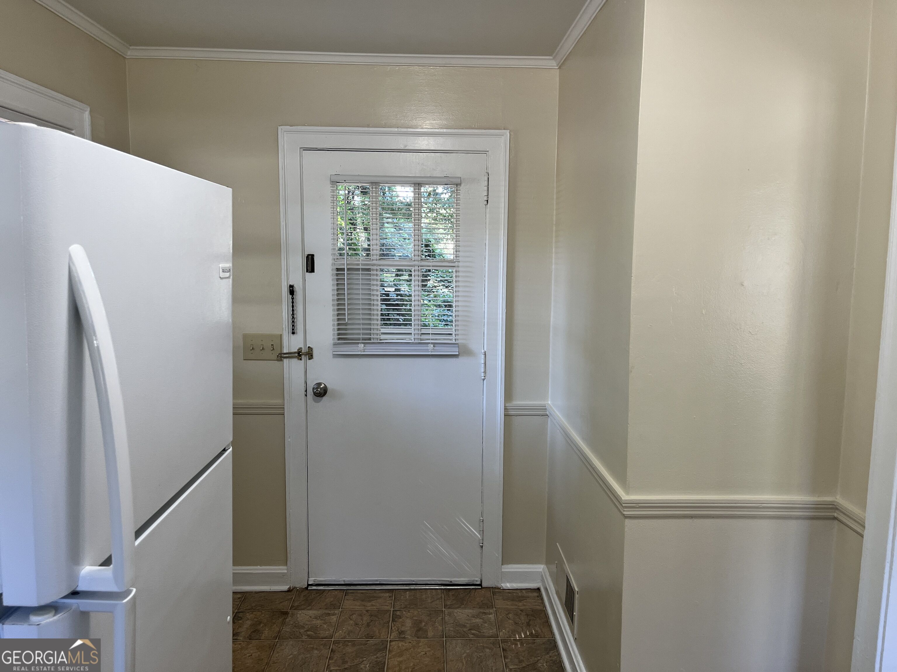 16 Ozmore Street Property Photo 14