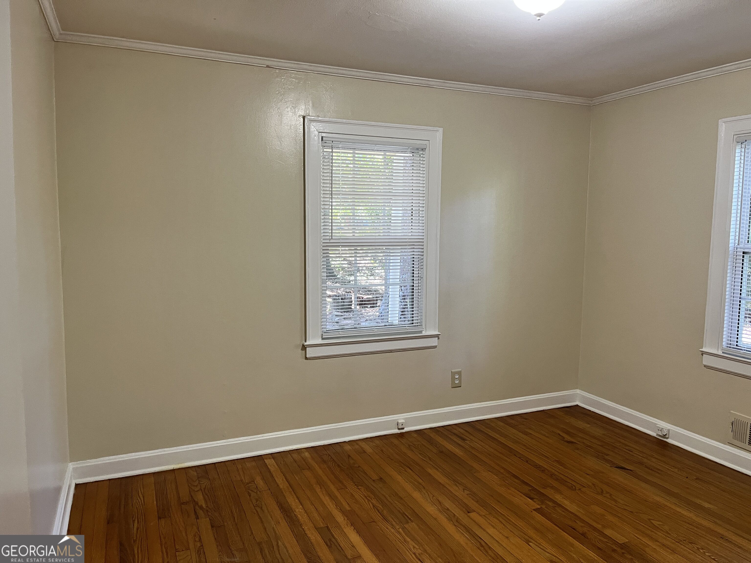 16 Ozmore Street Property Photo 18