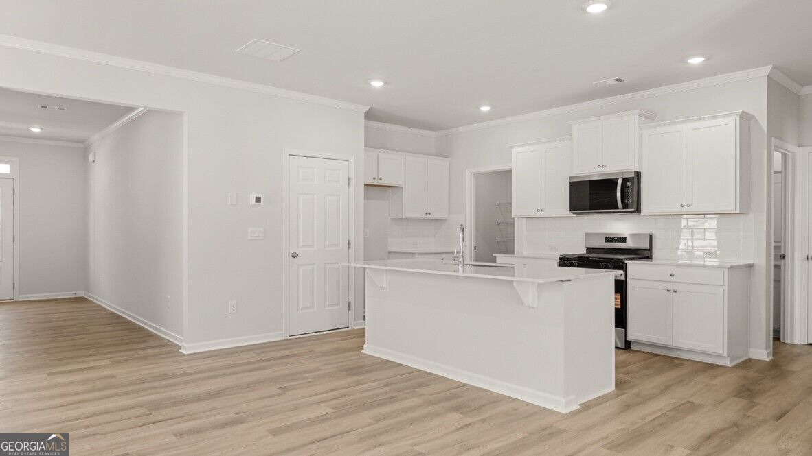 228 Lower Dogwood Court Property Photo 4