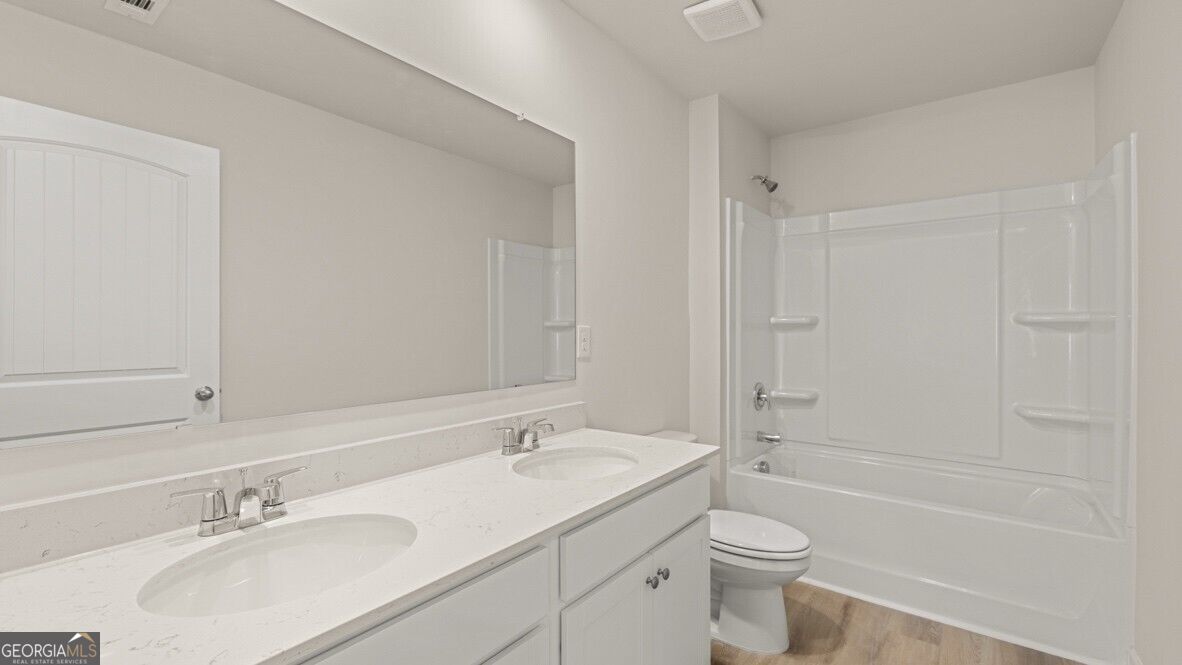 228 Lower Dogwood Court Property Photo 28