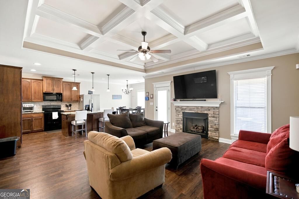 106 Wenlock Circle Property Photo 14