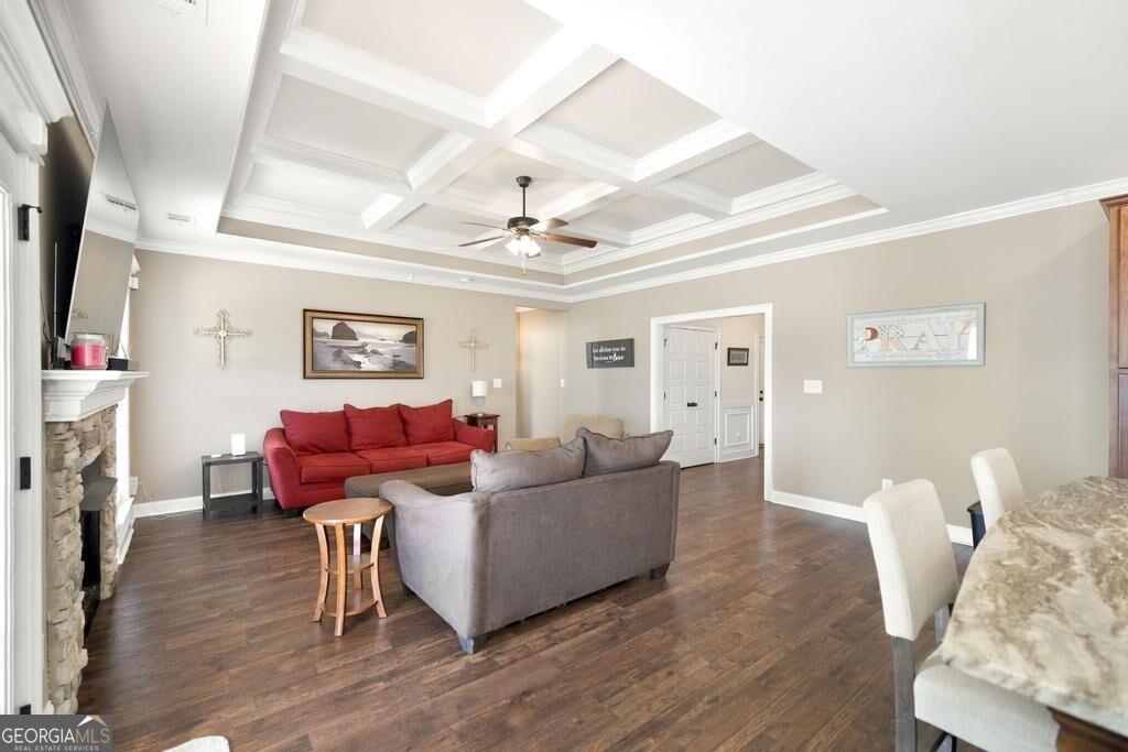 106 Wenlock Circle Property Photo 16