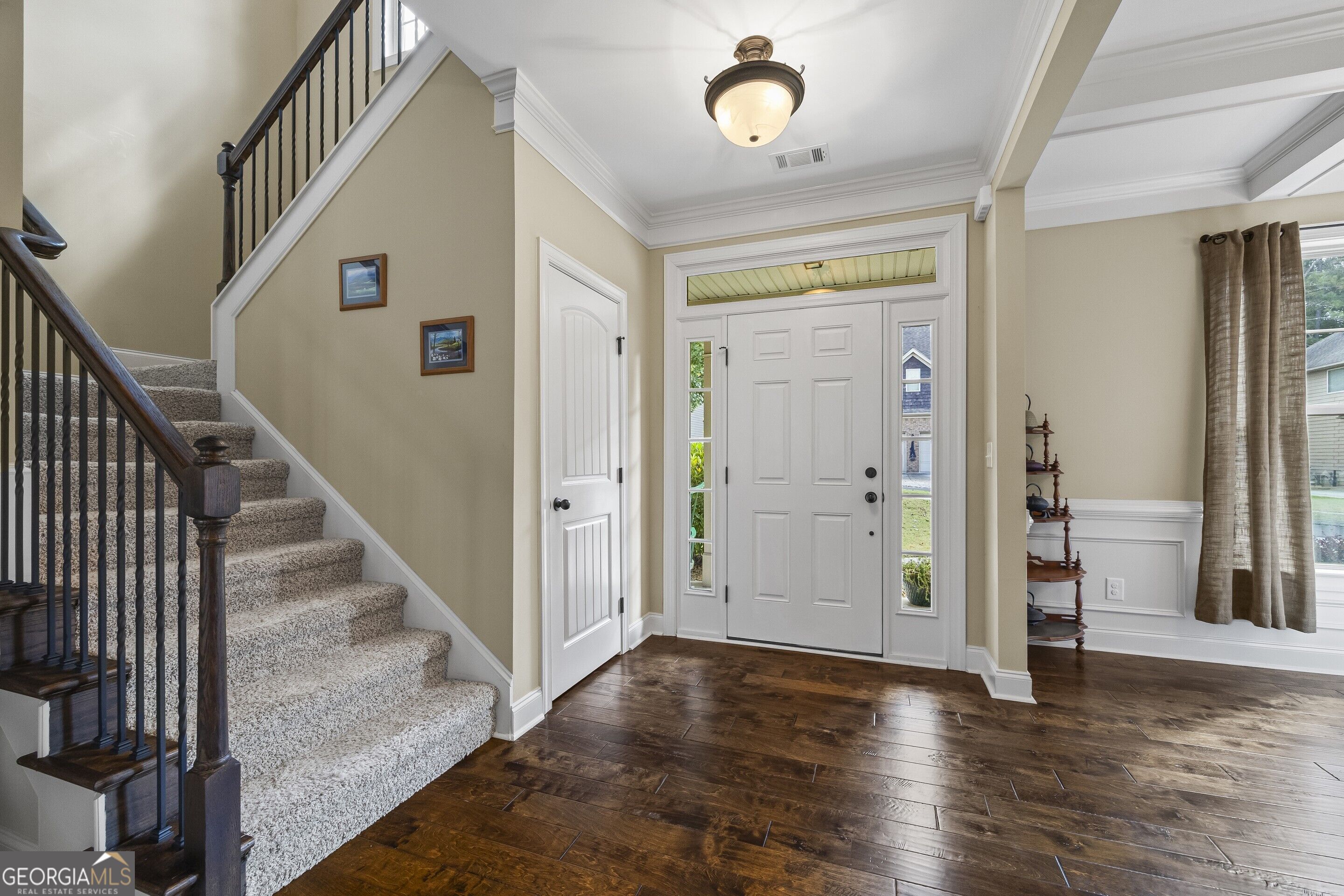 2729 Oakberry Drive Property Photo 3