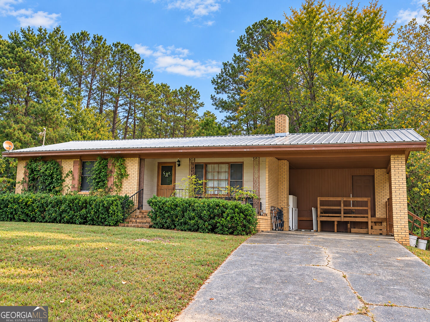 1552 Lexington Highway Property Photo 1