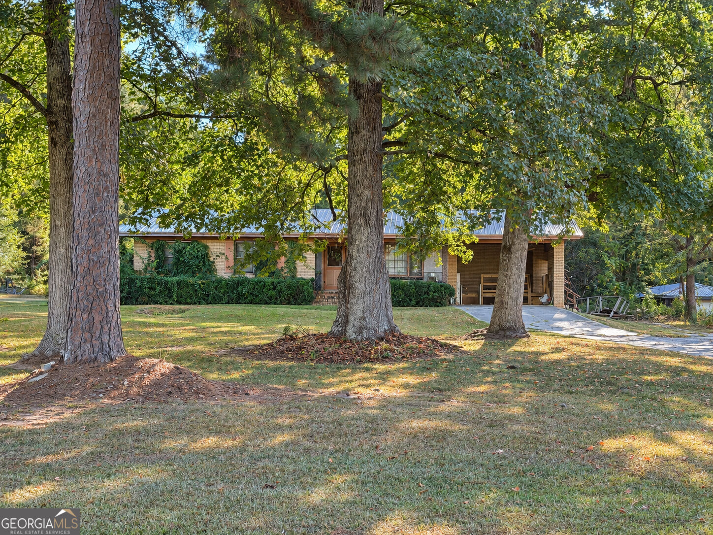 1552 Lexington Highway Property Photo 3