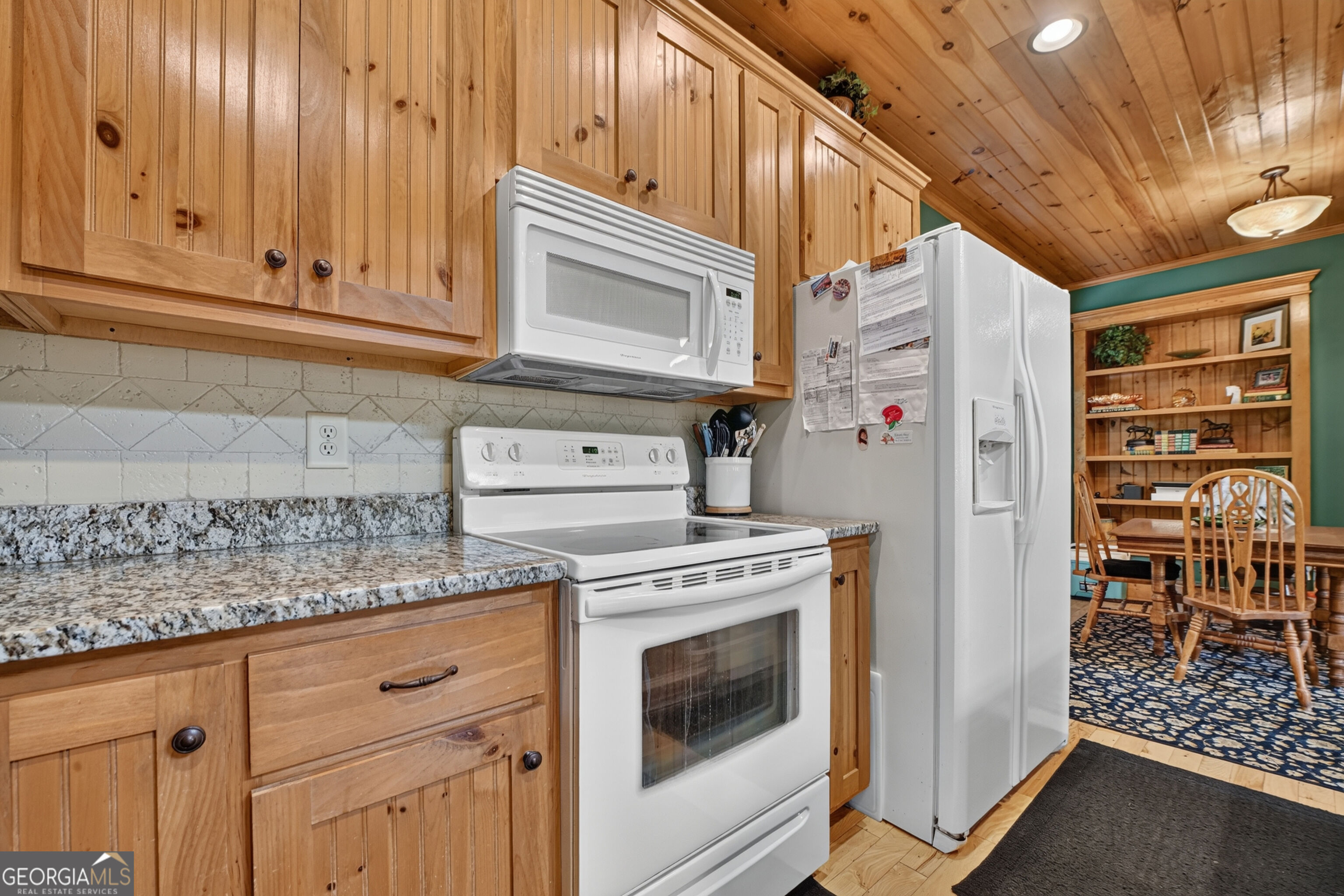 633 Riverfront Drive Property Photo 14