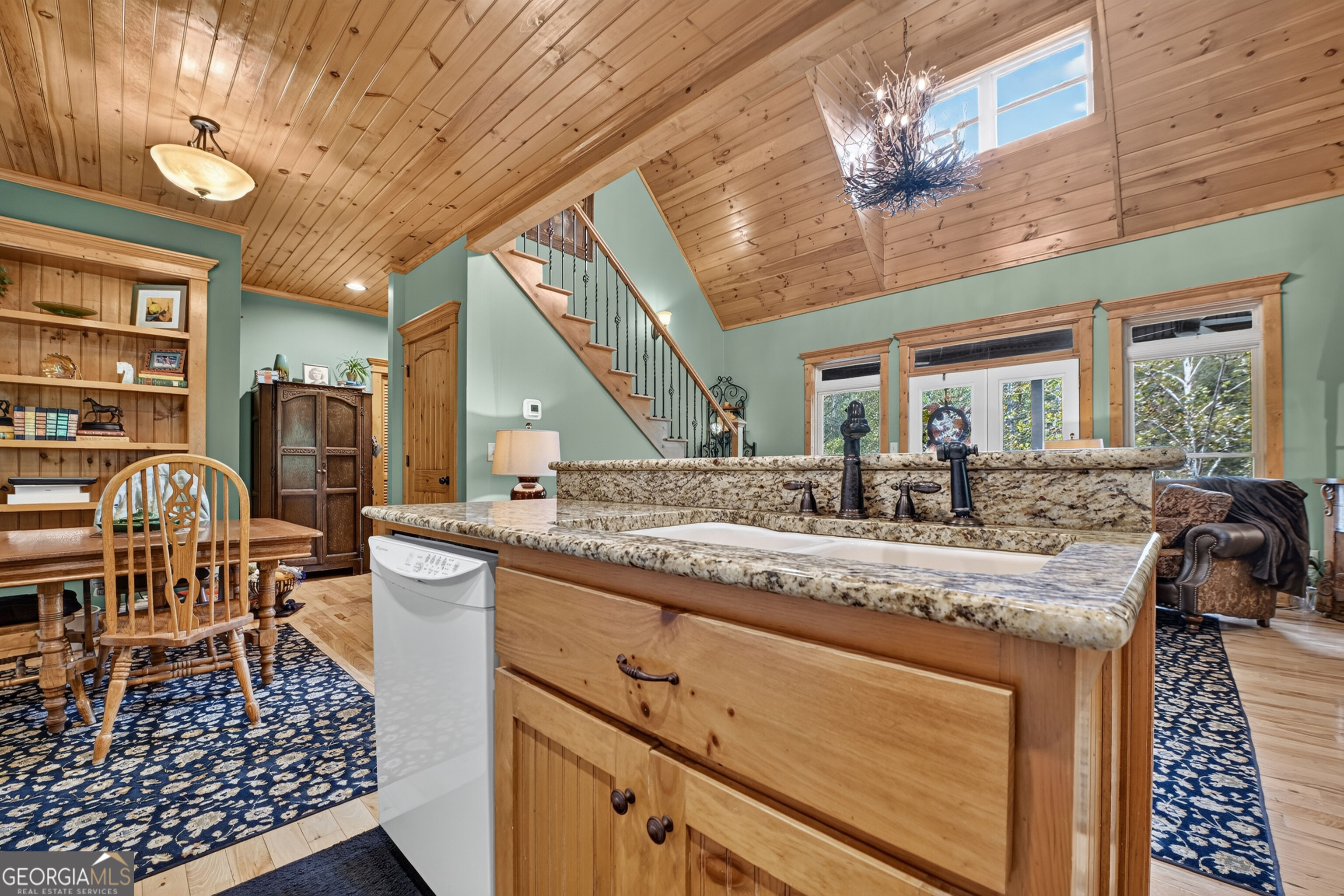 633 Riverfront Drive Property Photo 15