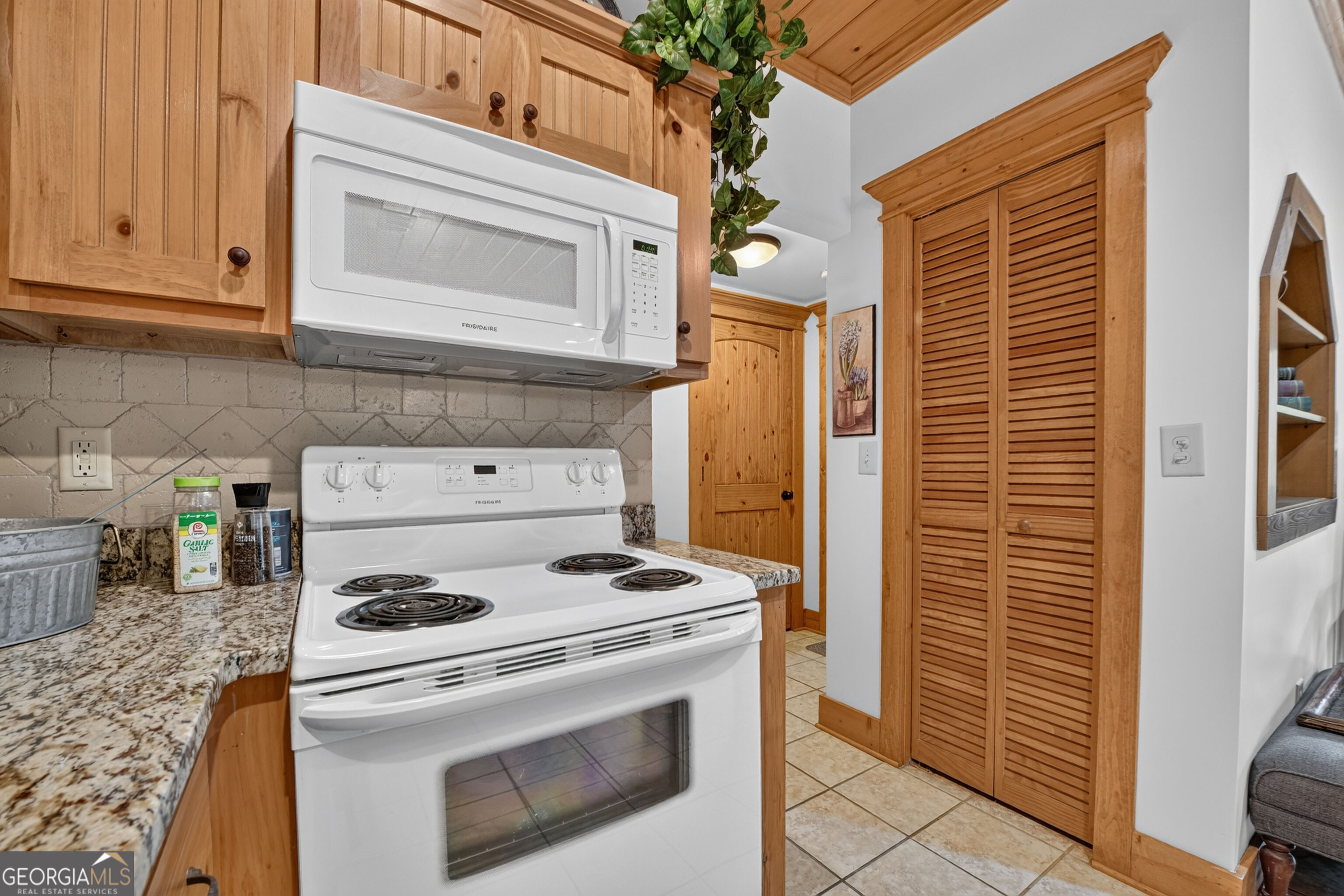 633 Riverfront Drive Property Photo 33