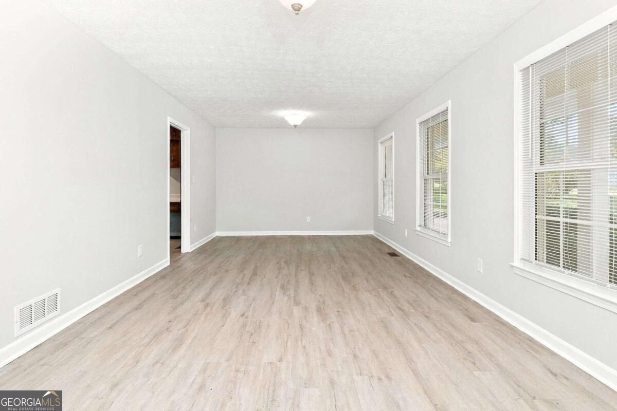 5639 Stewart Mill Road Property Photo 7
