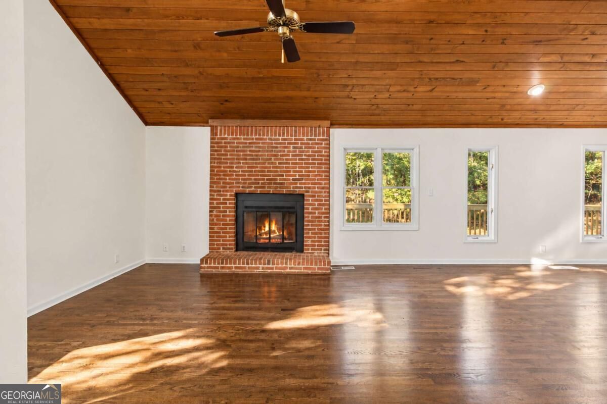 1087 Magnolia Drive Property Photo 9