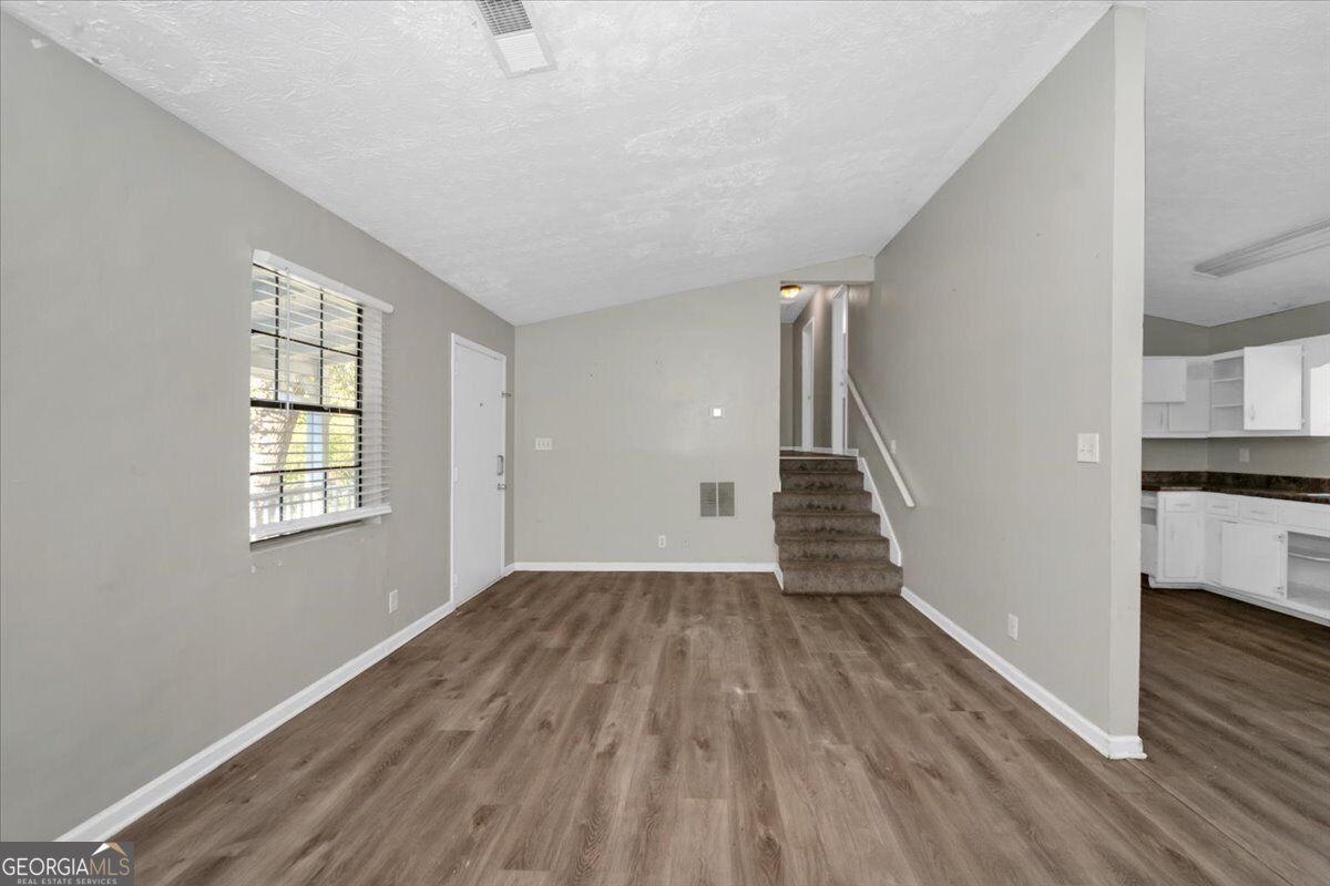 1066 Dogwood Road Sw Property Photo 5
