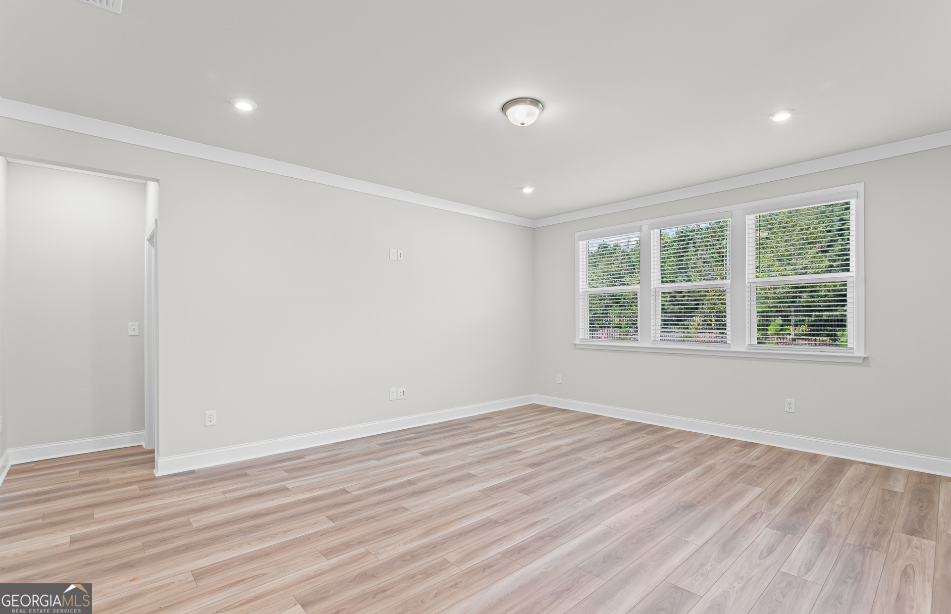 280 Nesta Grove Drive Property Photo 6
