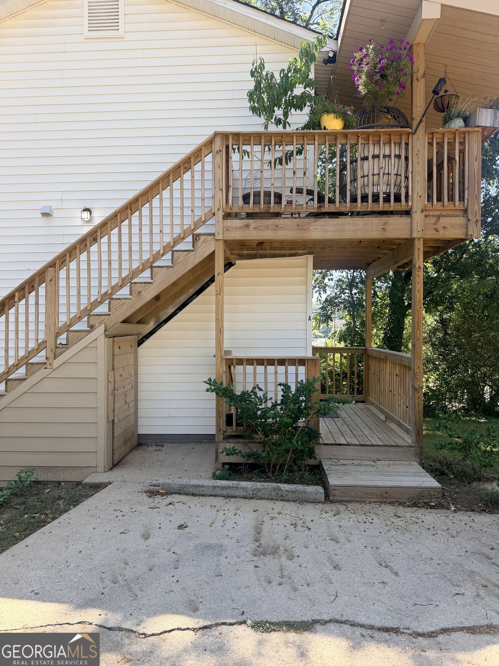 999 Rainey Street # A Property Photo 3
