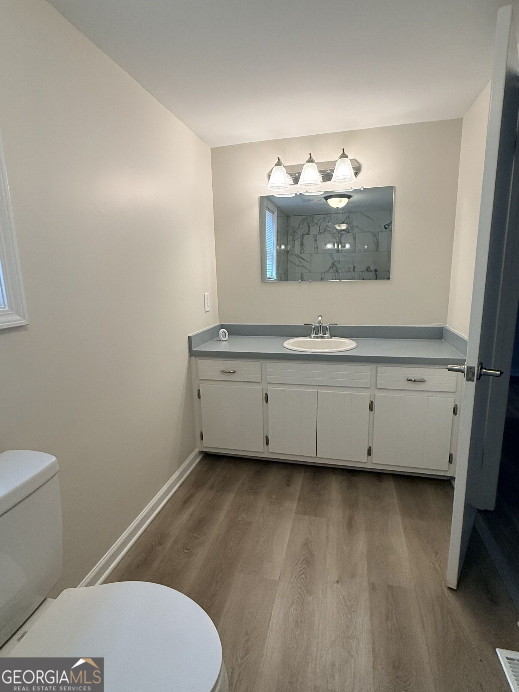 999 Rainey Street # A Property Photo 7
