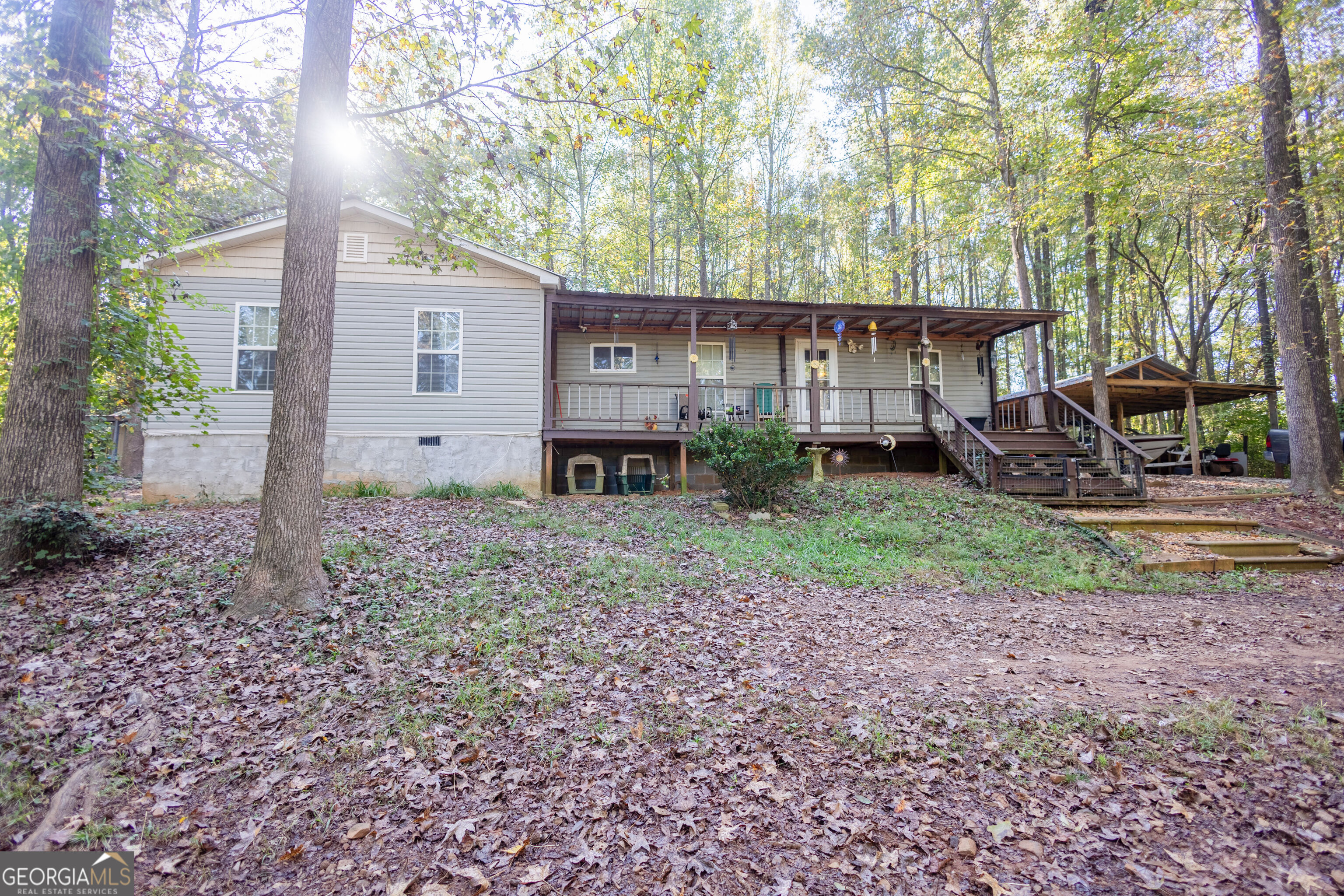 759 Bank's Rd Property Photo 1