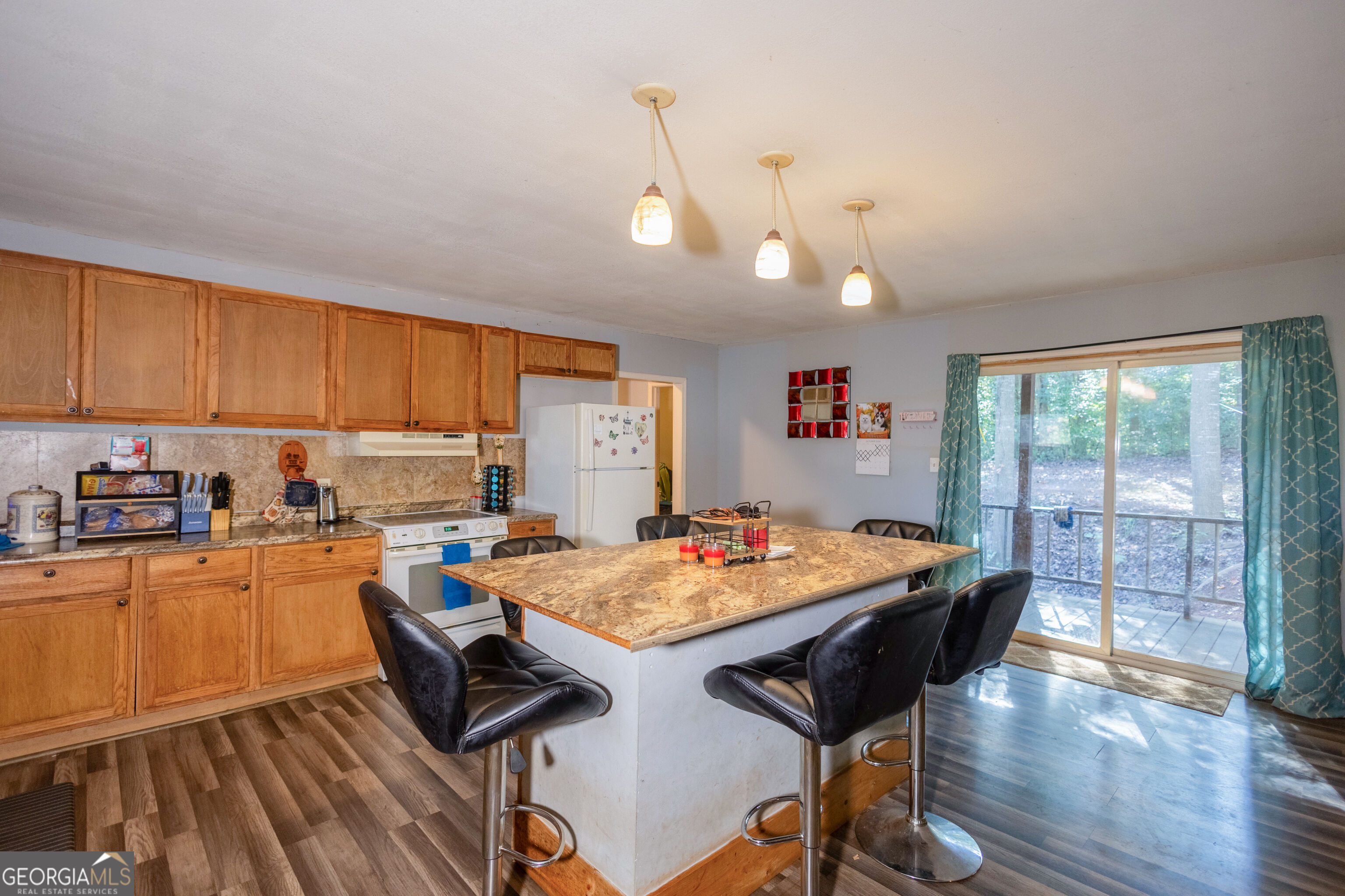 759 Bank's Rd Property Photo 14