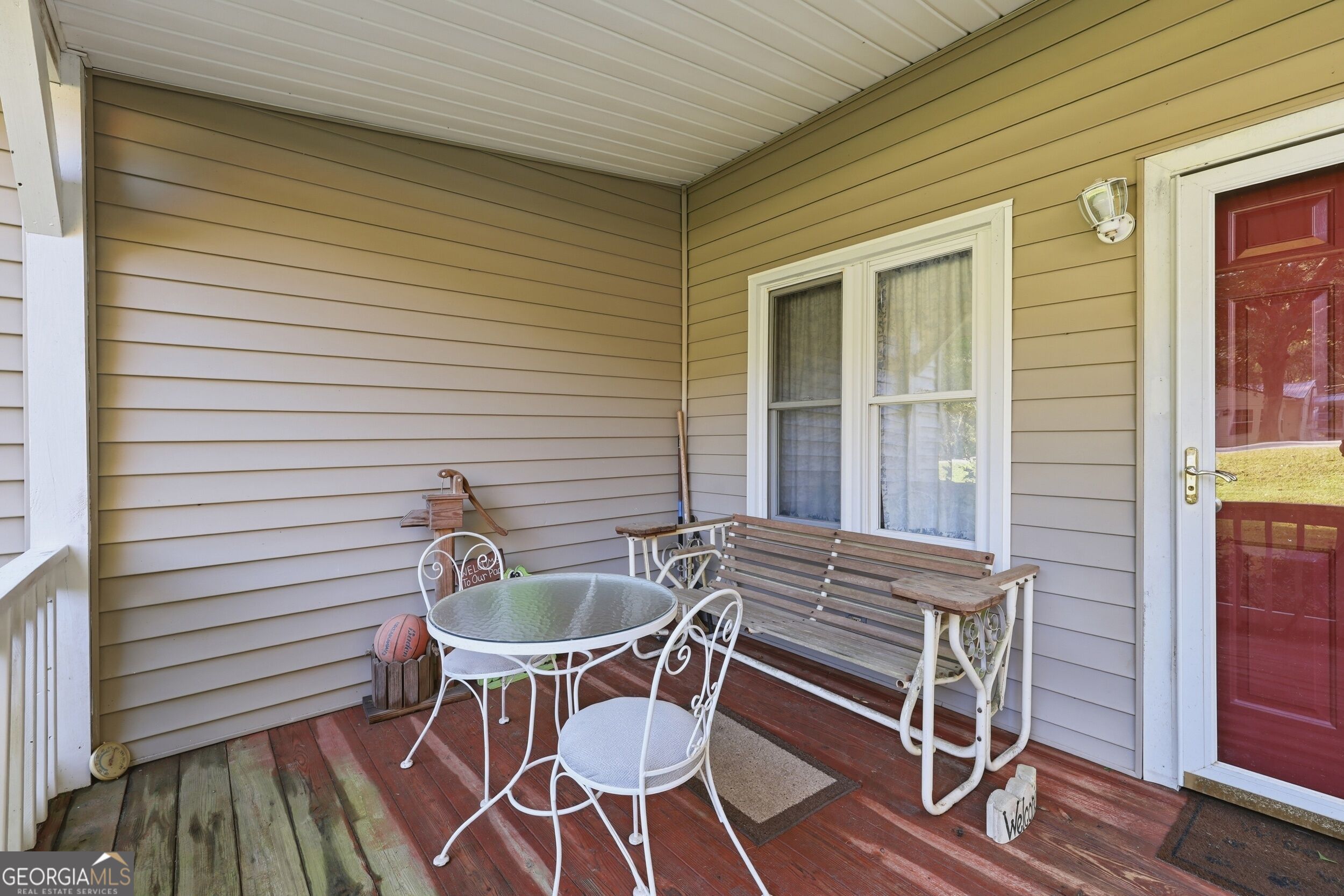 520 Easy Street Property Photo 2