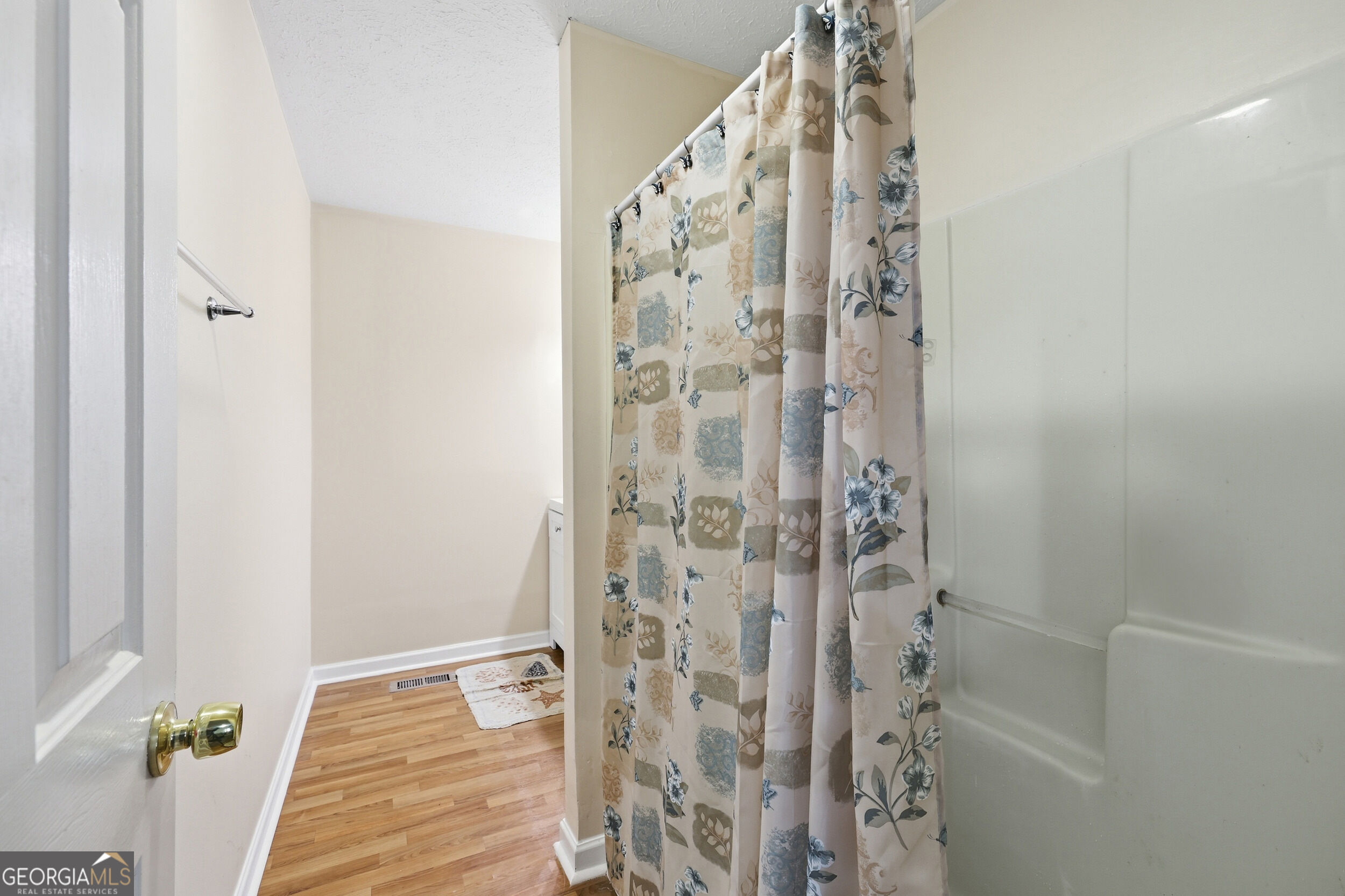 520 Easy Street Property Photo 16