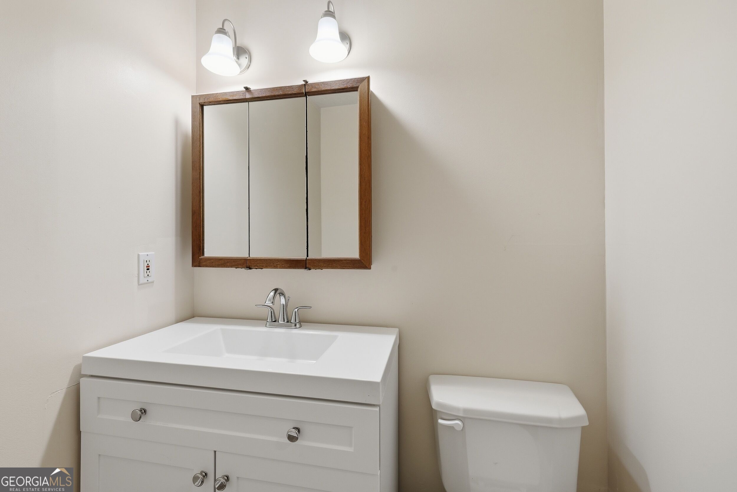 520 Easy Street Property Photo 17