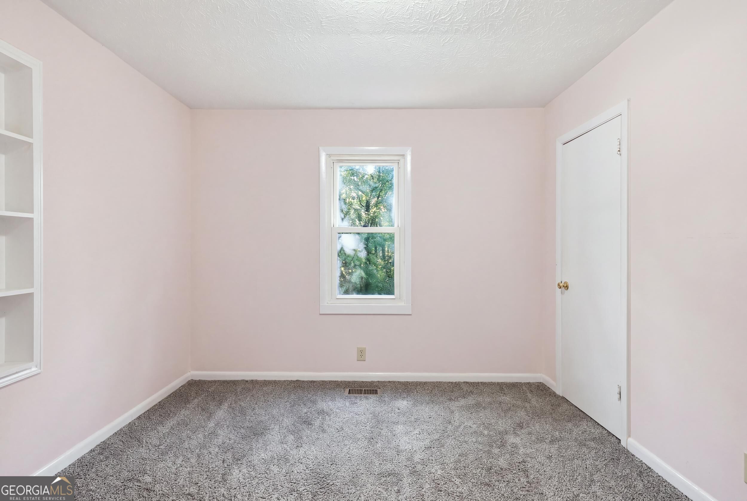 520 Easy Street Property Photo 20