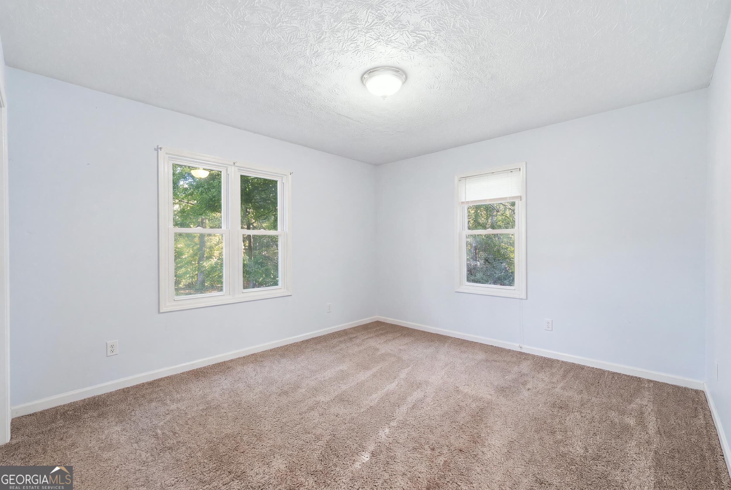 520 Easy Street Property Photo 24