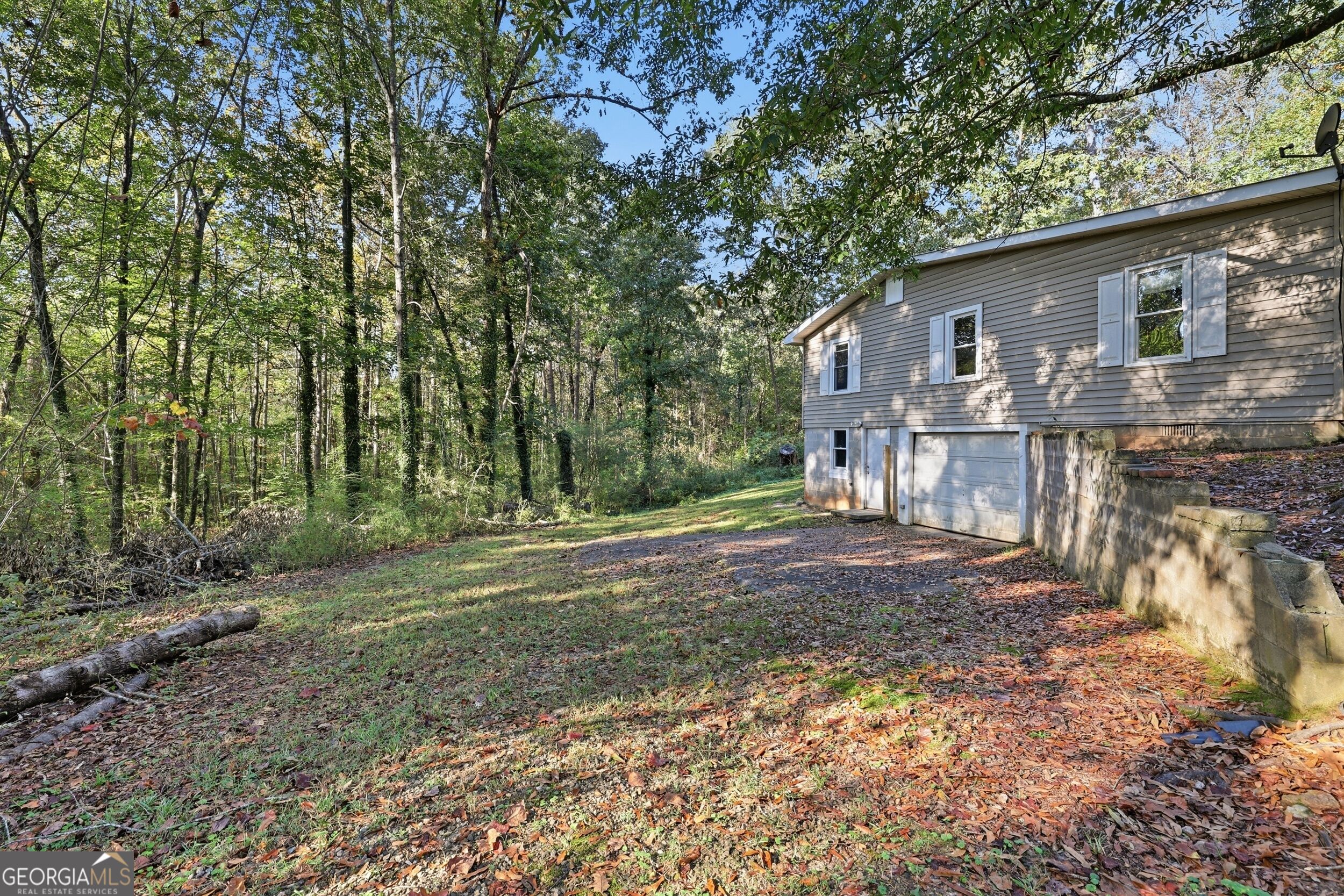 520 Easy Street Property Photo 34