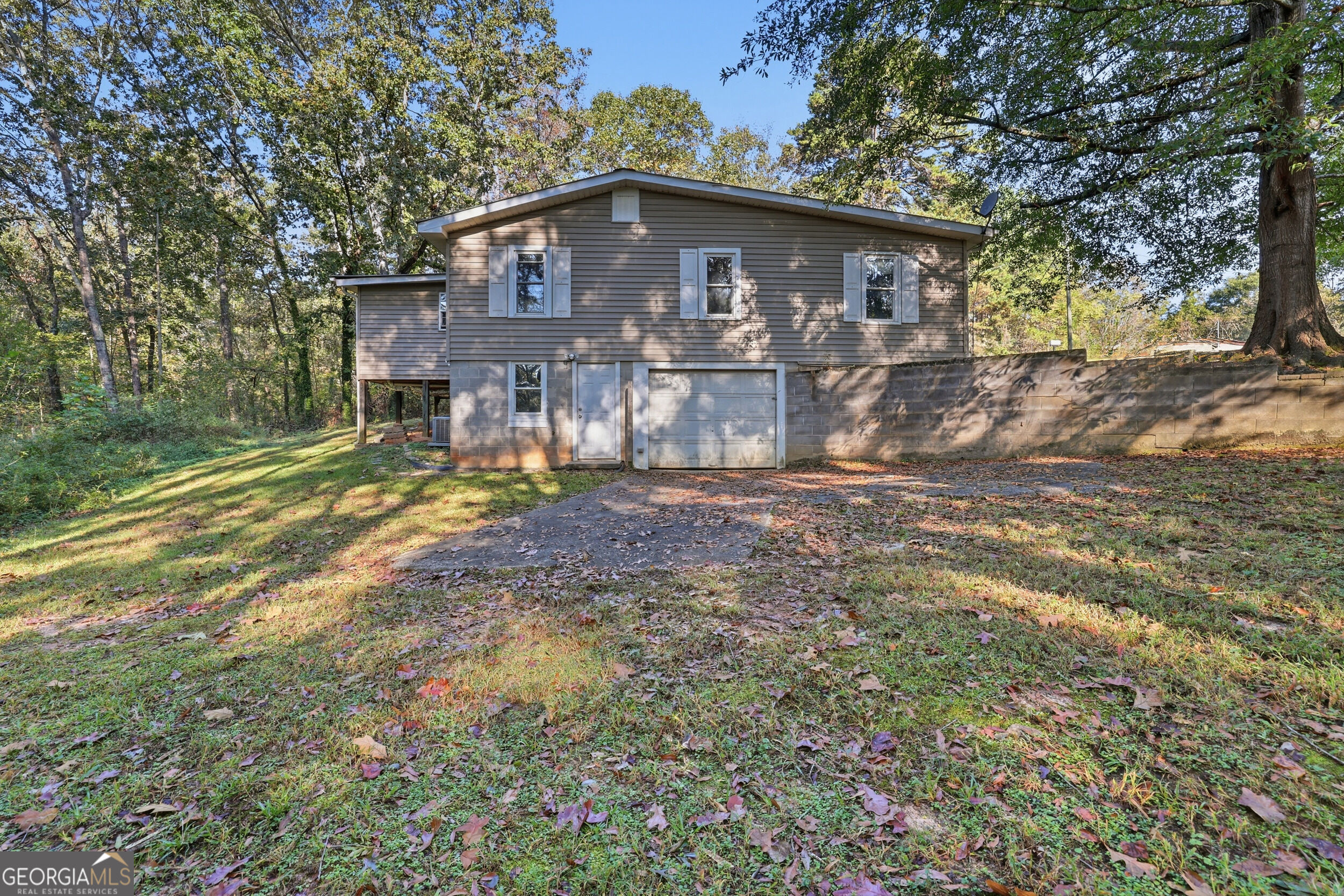 520 Easy Street Property Photo 35
