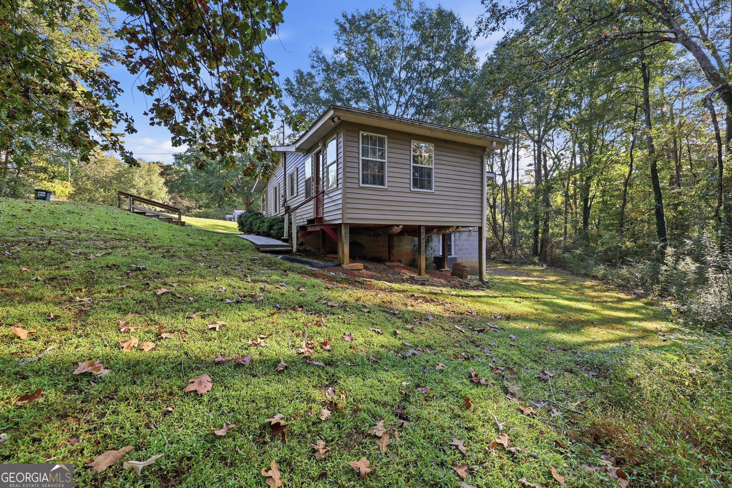520 Easy Street Property Photo 36