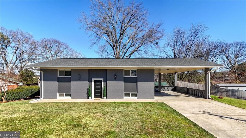 5 Greenbriar Avenue Property Photo 1