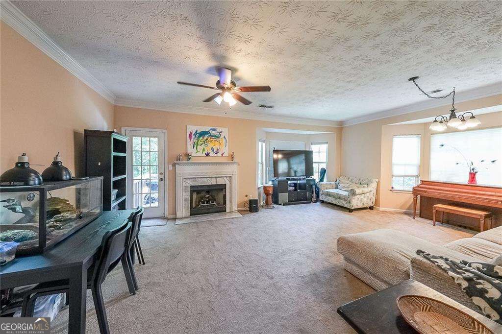 2553 Summit Cove Drive Property Photo 3