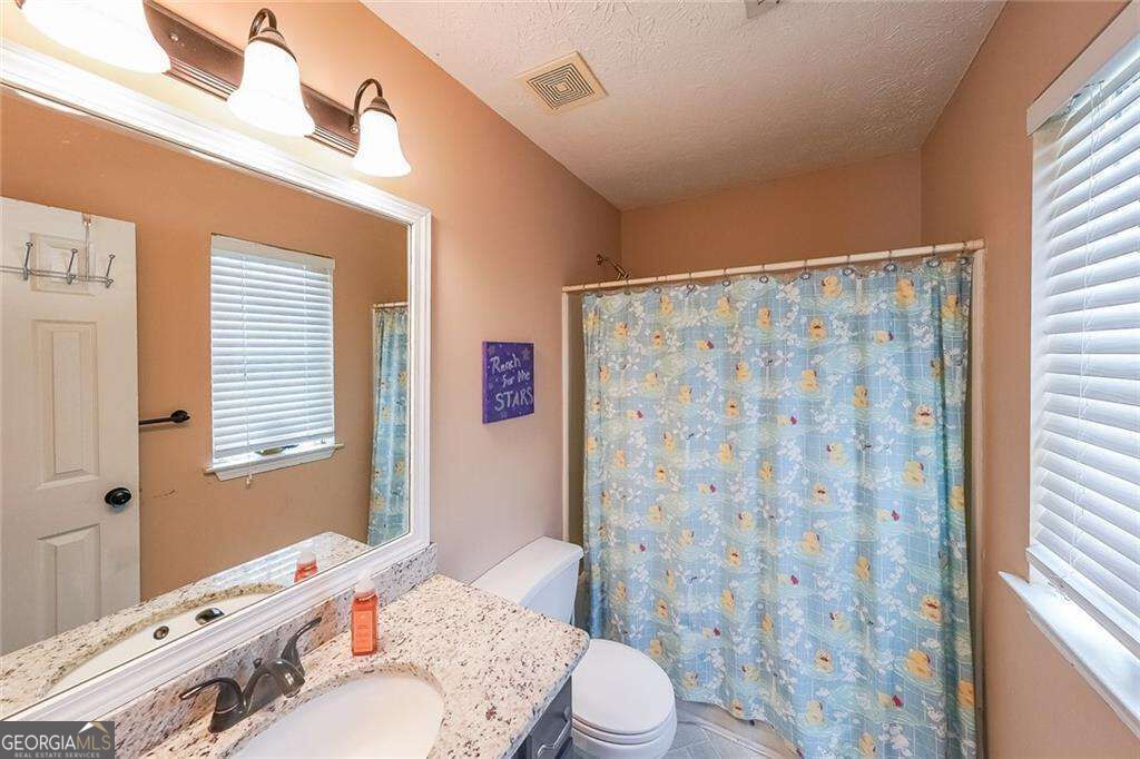 2553 Summit Cove Drive Property Photo 12