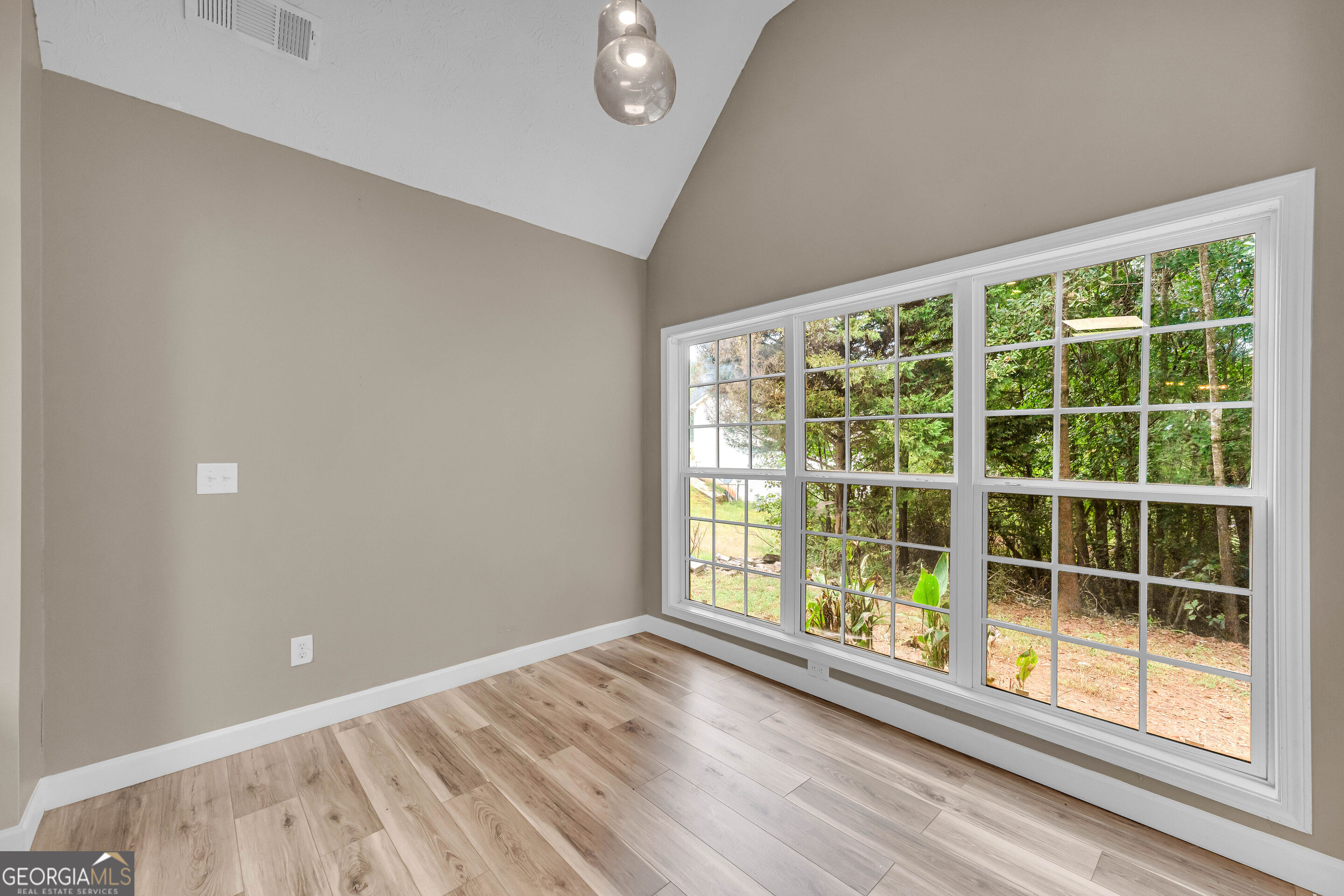 22 Maple Leaf Court Property Photo 13