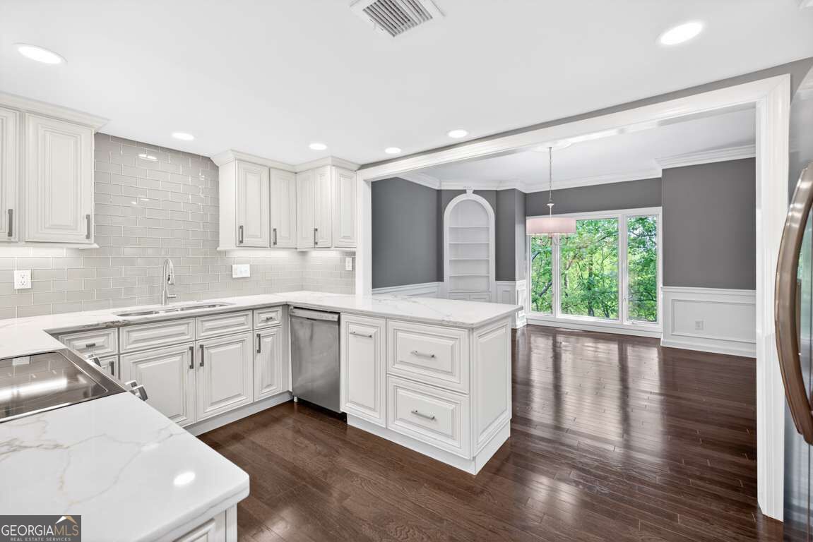 2769 Peachtree Road Ne # 10 Property Photo 5