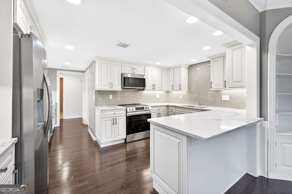 2769 Peachtree Road Ne # 10 Property Photo 6