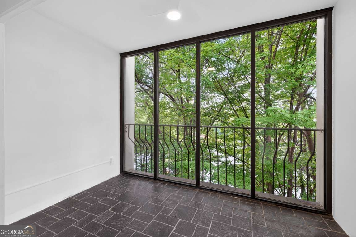 2769 Peachtree Road Ne # 10 Property Photo 22