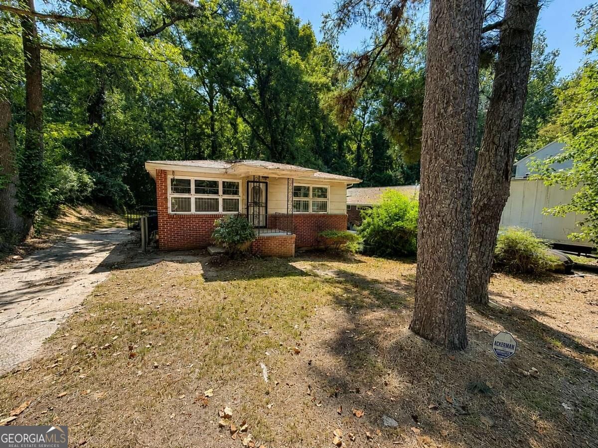 223 Childs Drive Nw Property Photo 1
