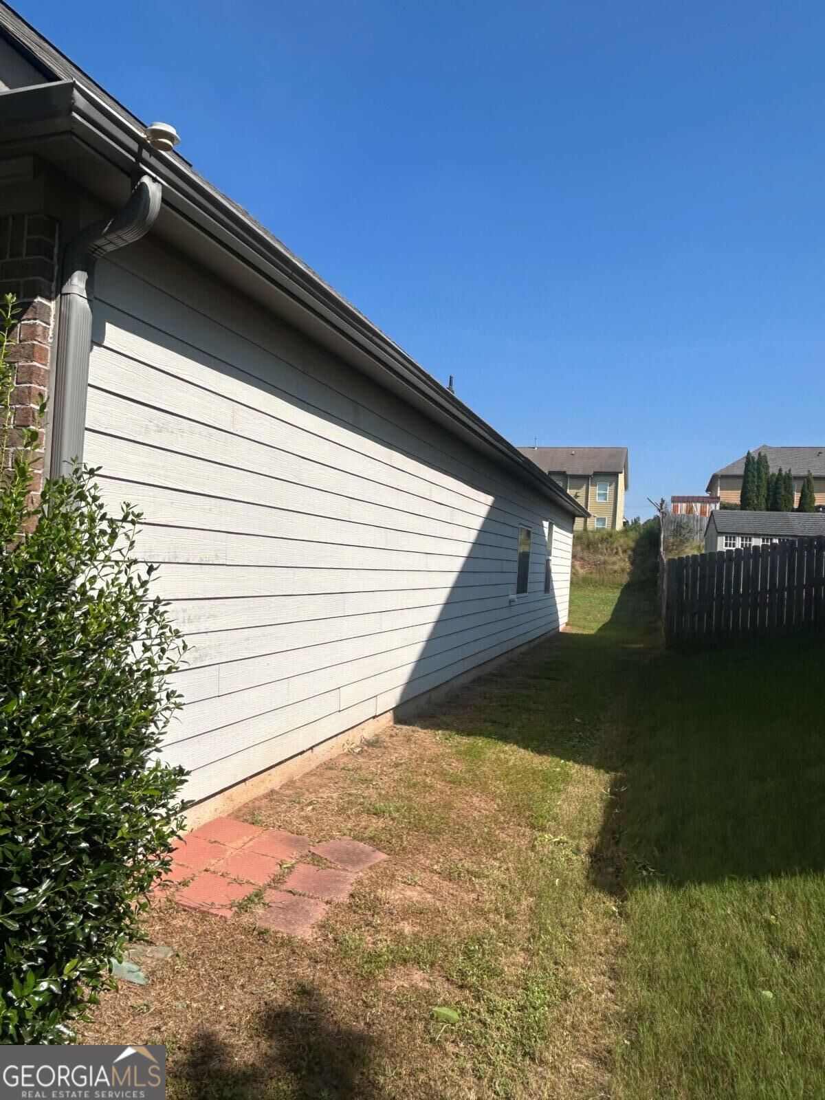 825 Stonehaven Road Sw Property Photo 3