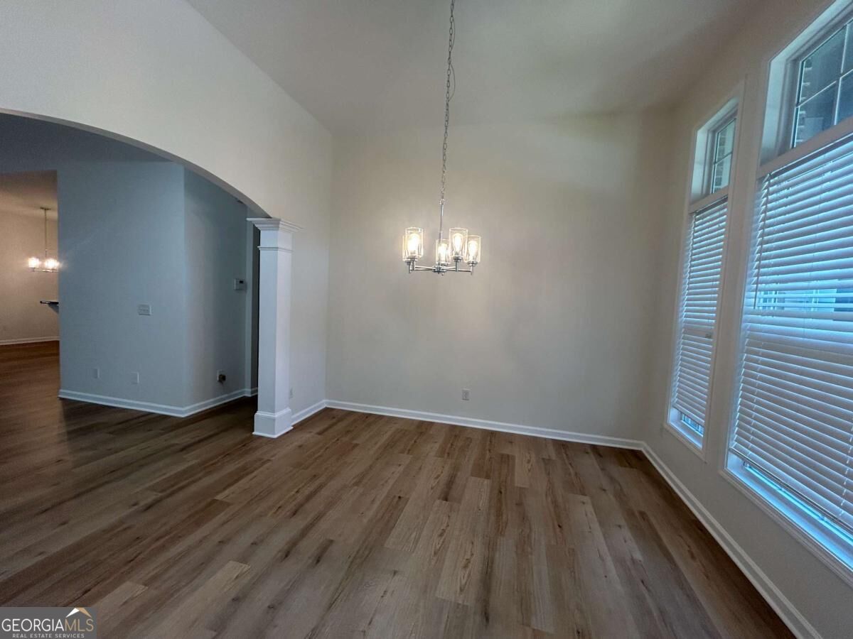 825 Stonehaven Road Sw Property Photo 9