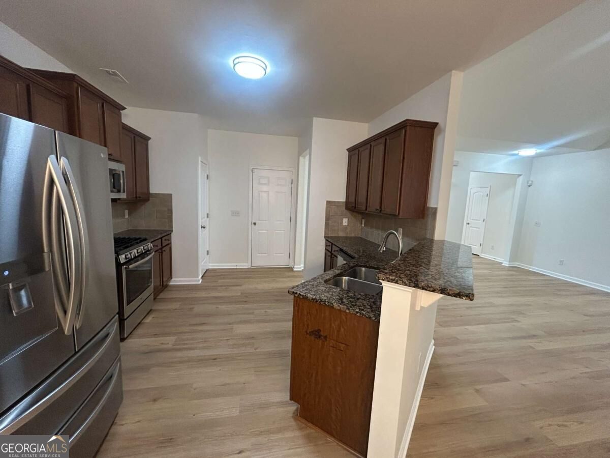 825 Stonehaven Road Sw Property Photo 16