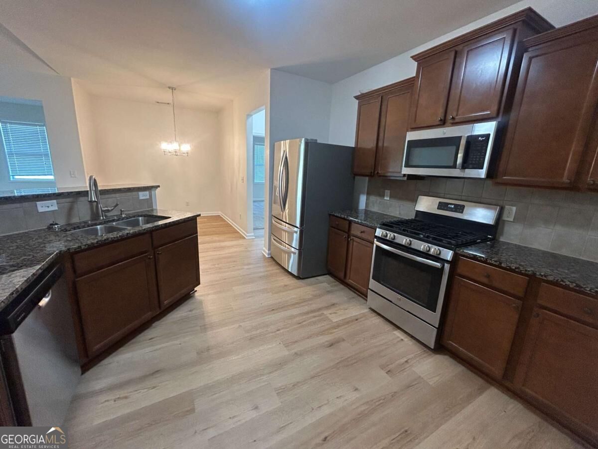 825 Stonehaven Road Sw Property Photo 17