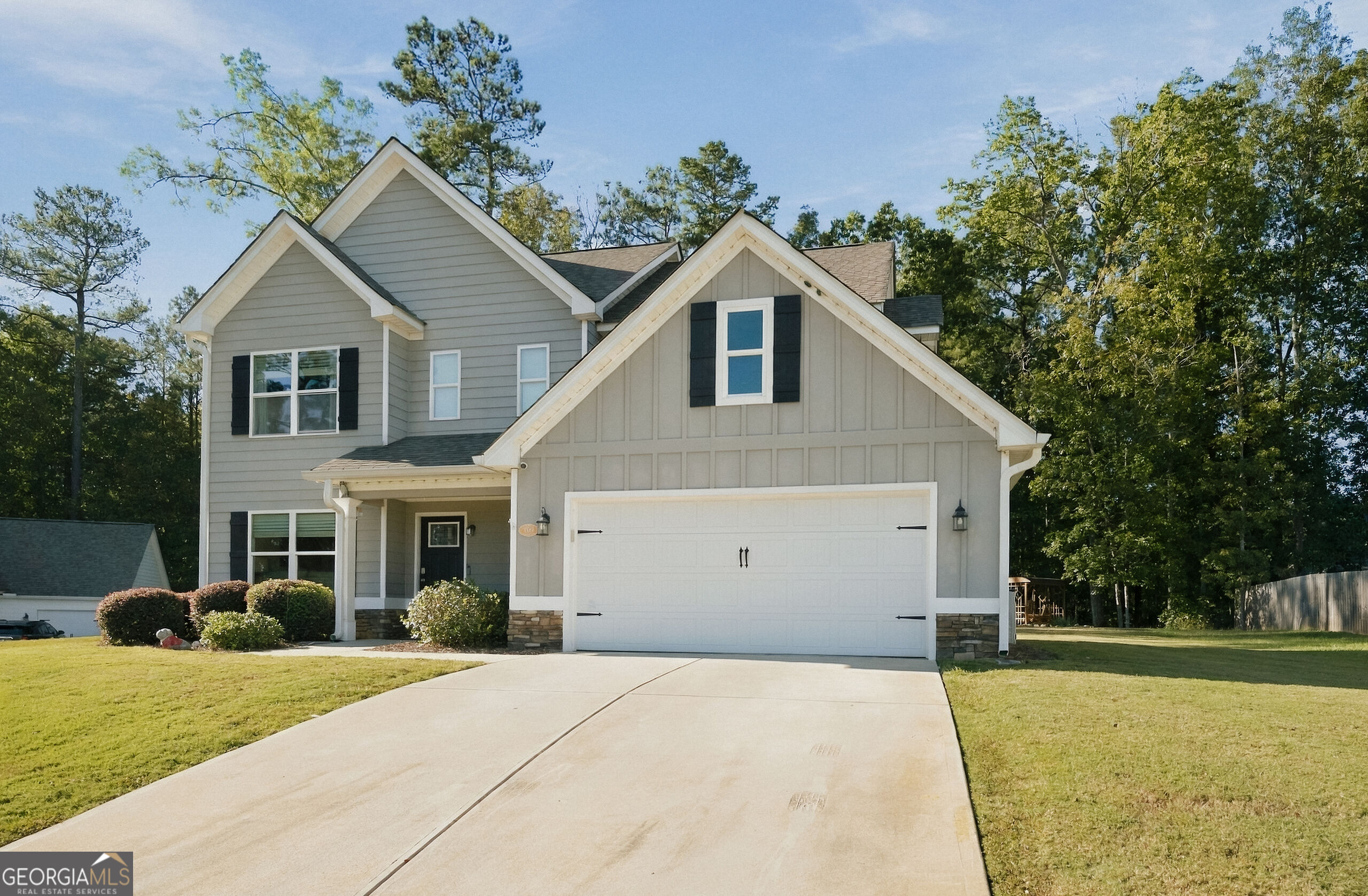 709 Springhill Drive Property Photo 2
