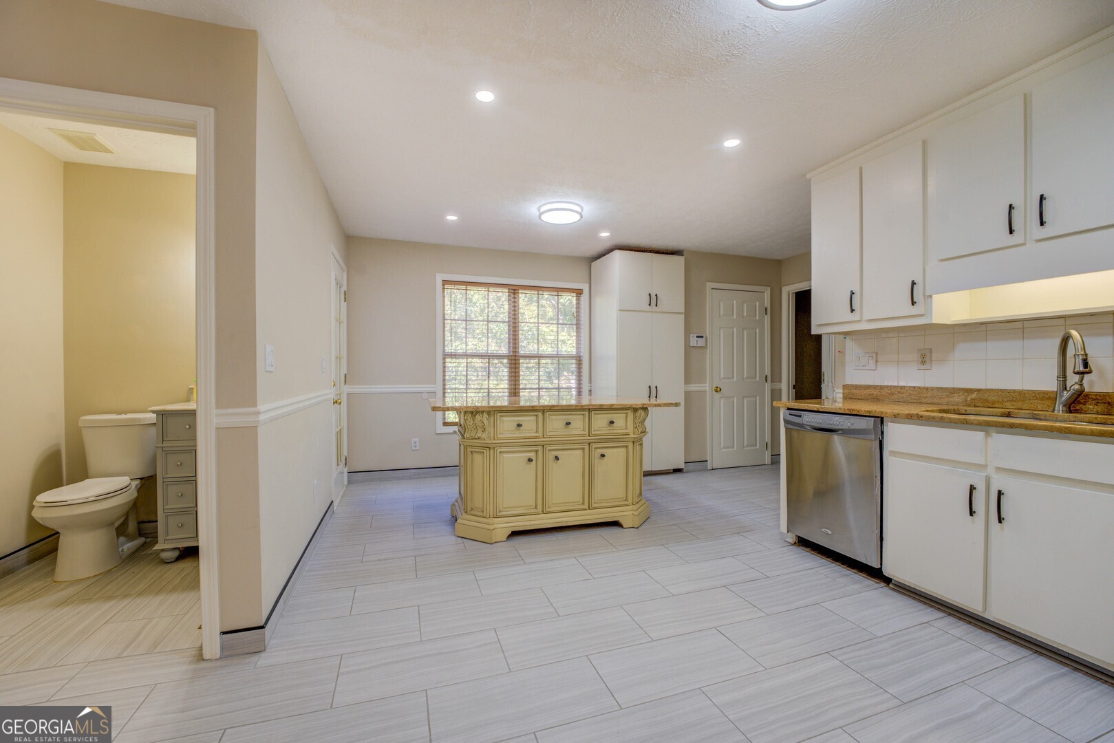 2436 Green Hollow Court Property Photo 15